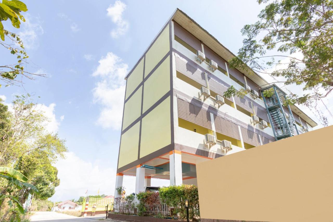 Tha Mai Oyo 632 Thanagrit Apartelle מראה חיצוני תמונה